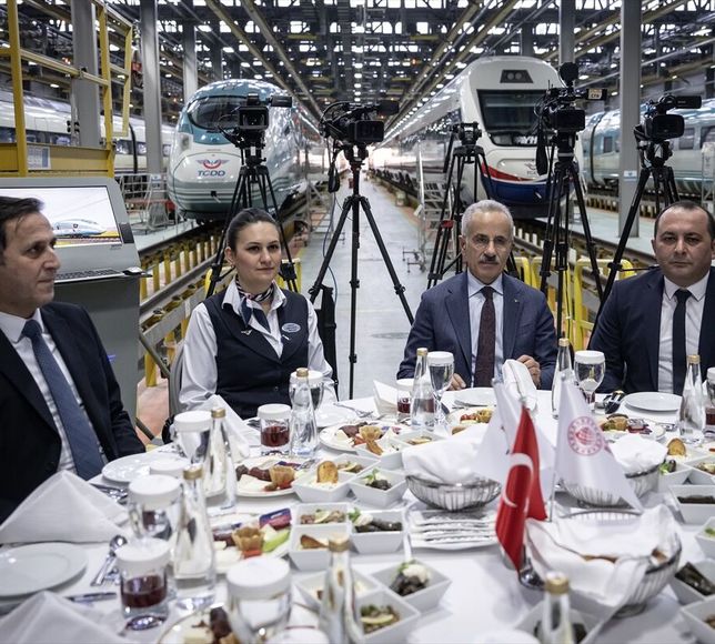 Ulaştırma ve Altyapı Bakanı Uraloğlu, TCDD Taşımacılık'ın iftar programında konuştu: