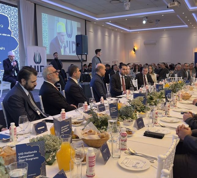 Uluslararası Demokratlar Birliği, Amsterdam'da iftar programı düzenledi