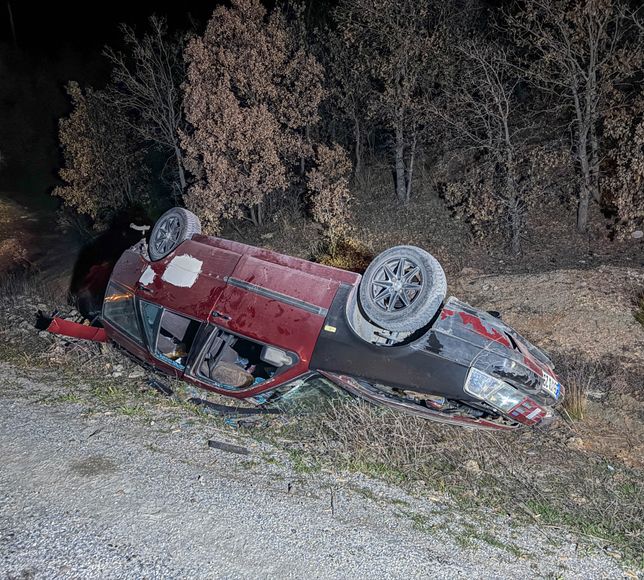 Uşak'ta iki otomobilin çarpıştığı kazada 5 kişi yaralandı