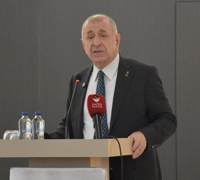 Zafer Partisi Genel Başkanı Özdağ Adana'da partisinin iftar programına katıldı