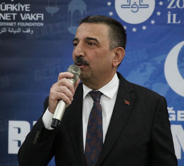 Zonguldak'ta, 'Gençliğe Değer Sofrasında Beklenen Sensin' temalı iftar programı düzenlendi