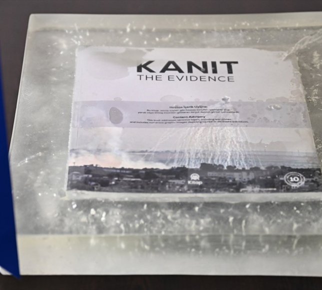 AA'nın Gazze'deki soykırımı anlatan 'Kanıt' kitabı, asırlarca korunacak zaman kapsüllerine alındı