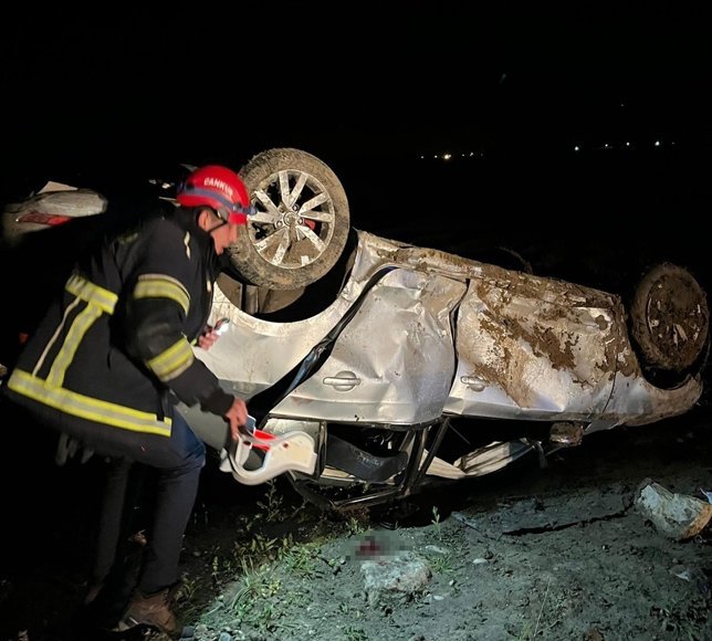 Adana'da takla atan otomobildeki 1 kişi öldü, 3 kişi yaralandı