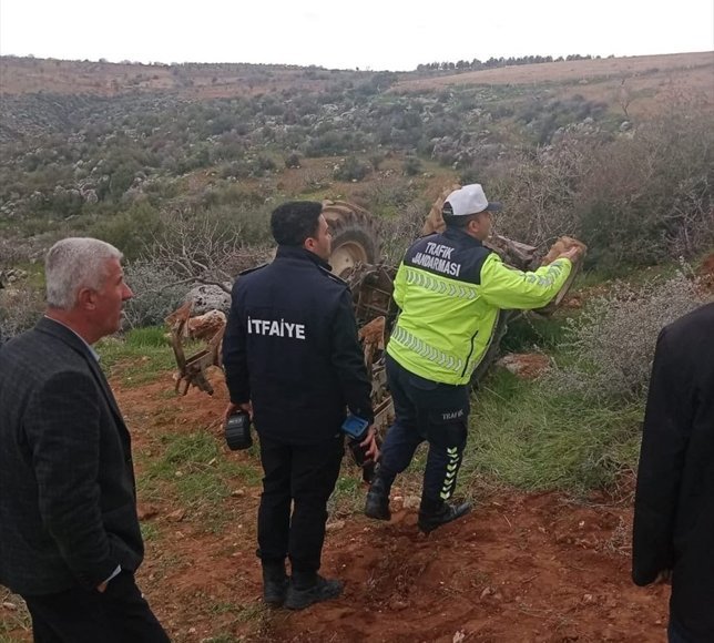 Adıyaman'da devrilen traktörün sürücüsü öldü