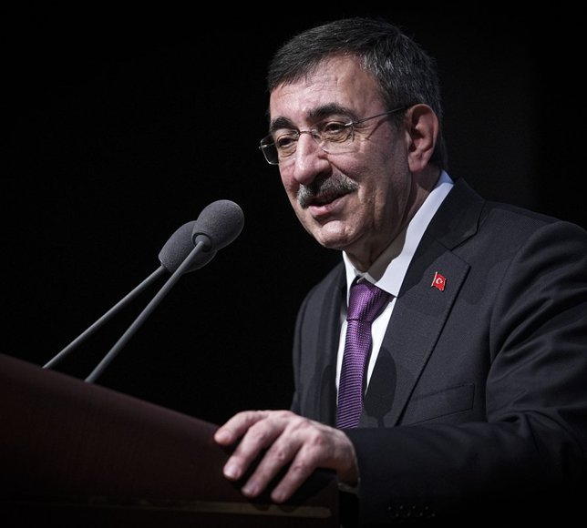 Aile ve Sosyal Hizmetler Bakanı Göktaş, Genç Kızılay Akademi Gençlik ve Aile Araştırma Zirvesi'nde konuştu: