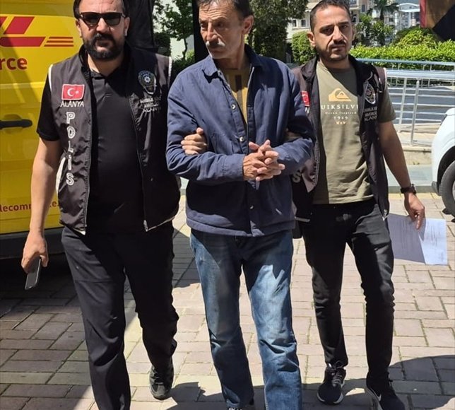 Alanya'da okul saldırılarına ilişkin provokatif paylaşım yapan kişi tutuklandı