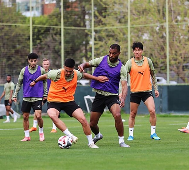 Alanyaspor, Kasımpaşa maçının hazırlıklarına başladı