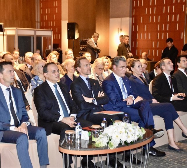 Antalya'da, 'AB-Türkiye: Rekabet Gücünü Birlikte İlerletmek' paneli düzenlendi