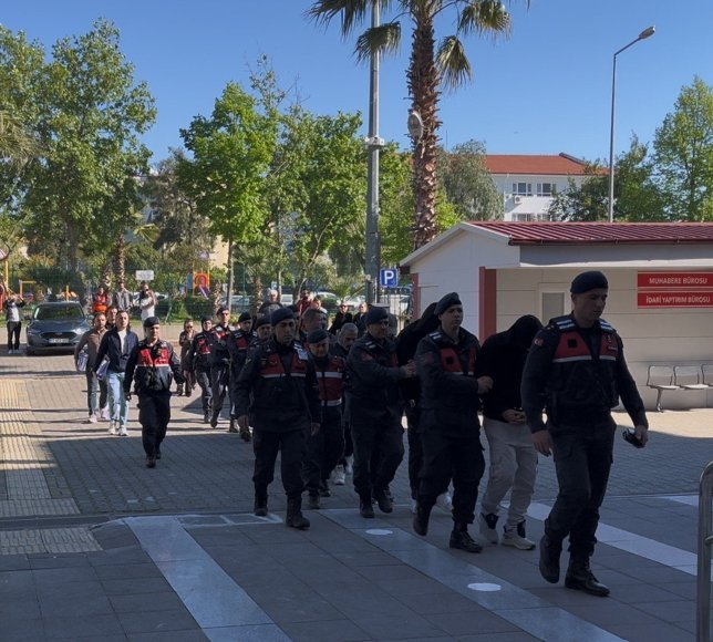 Aydın merkezli yasa dışı bahis operasyonunda yakalanan 9 şüpheli adliyede