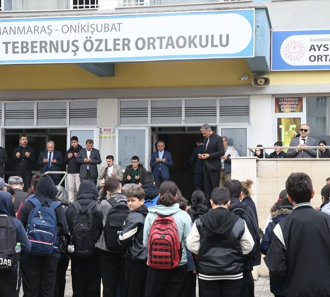 Ayser Çalık Ortaokulu öğrencileri farklı okul binasında eğitime yeniden başladı