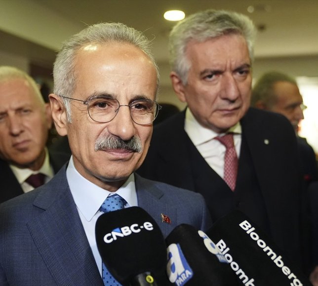 Bakan Uraloğlu: 'İran'da kalan bir uçağımız vardı, dün itibarıyla onu getirdik. Pegasus'un uçağıydı. THY'nin uçağını da bugün belki yarın getireceğiz'