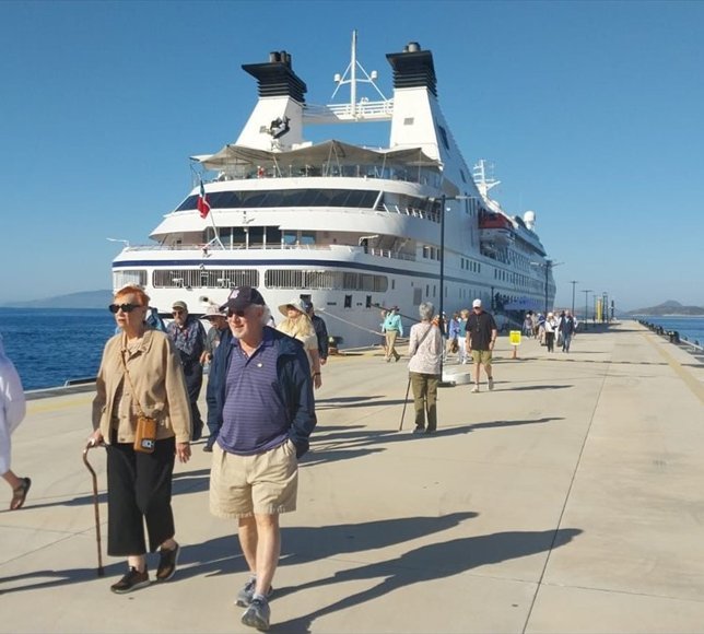Bodrum'a 'Star Legend' kruvaziyeriyle 274 turist geldi
