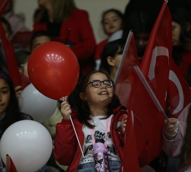 Bursa ve çevre illerde 23 Nisan Ulusal Egemenlik ve Çocuk Bayramı kutlandı