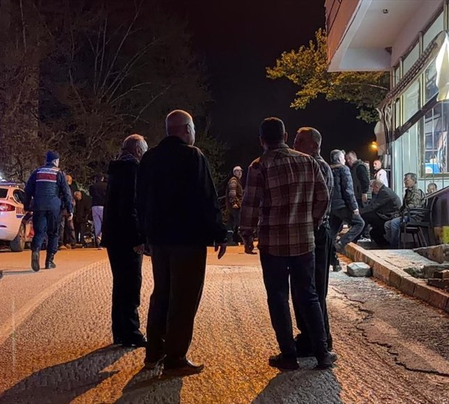 Bursa'da silahlı kavgada baba ve bir oğlu öldü, diğer oğlu ise yaralandı