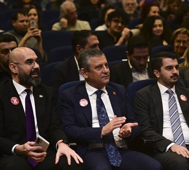 CHP Genel Başkanı Özel, ÇGD Yılın Başarılı Gazetecileri Ödül Töreni'ne katıldı