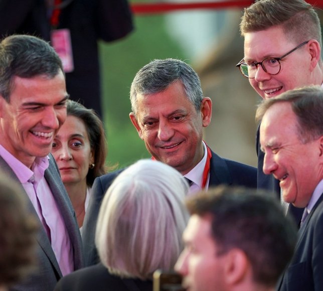 CHP Genel Başkanı Özel, İspanya'da GPM liderler resepsiyonuna katıldı