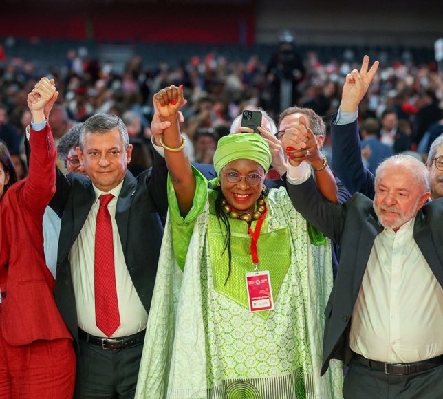 CHP Genel Başkanı Özel Küresel İlerici Seferberlik toplantısının kapanış oturumuna katıldı