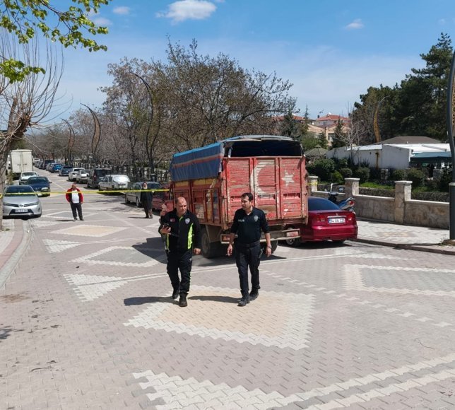 Çubuk'ta kamyonetin çarptığı 3 yaşındaki çocuk öldü