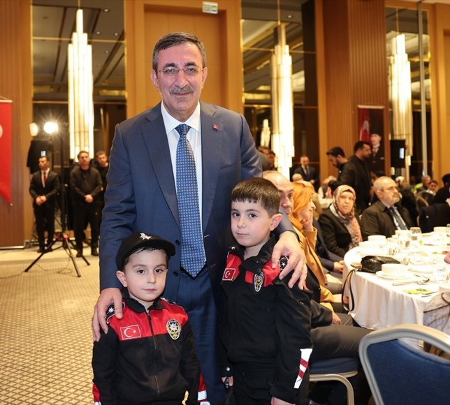 Cumhurbaşkanı Yardımcısı Yılmaz, Diyarbakır'da Türk Polis Teşkilatının 181. Kuruluş Yıl Dönümü Programı'na katıldı: