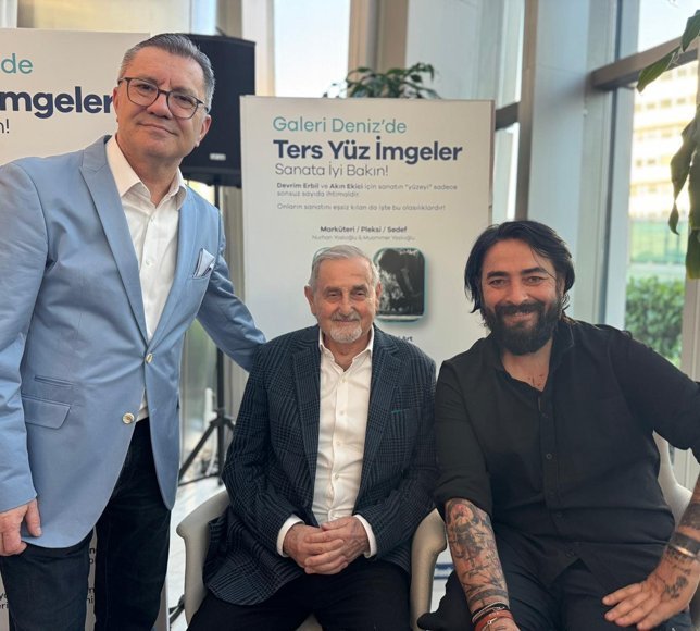 Devrim Erbil ve Akın Ekici'nin 'Ters Yüz İmgeler' sergisi farklı teknikleri bir araya getiriyor