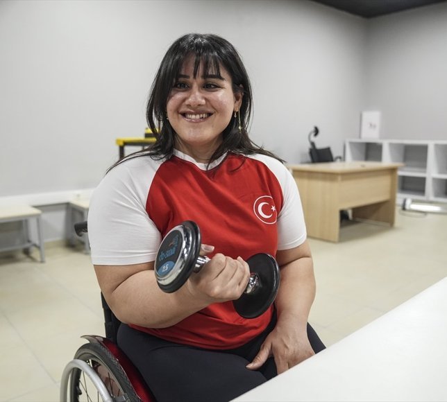 Engelleri 'bileğiyle' deviren kadın sporcu dünyanın zirvesini hedefliyor