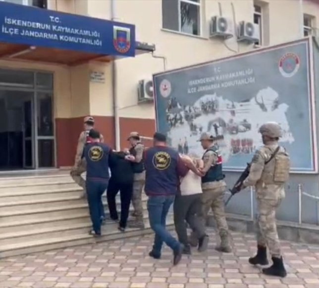 GÜNCELLEME 2 - Hatay'da annenin cesedi toprağa gömülü, oğlu da silahla vurulmuş bulundu