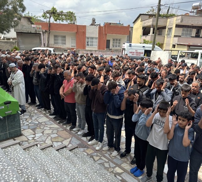 GÜNCELLEME - Adana'da gölde boğulma tehlikesi geçiren üniversite öğrencisi tedavi gördüğü hastanede öldü