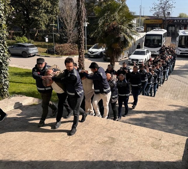 GÜNCELLEME - Samsun merkezli suç örgütü operasyonunda gözaltına alınan 17 zanlı tutuklandı