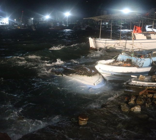 Hatay'da fırtına etkili oluyor