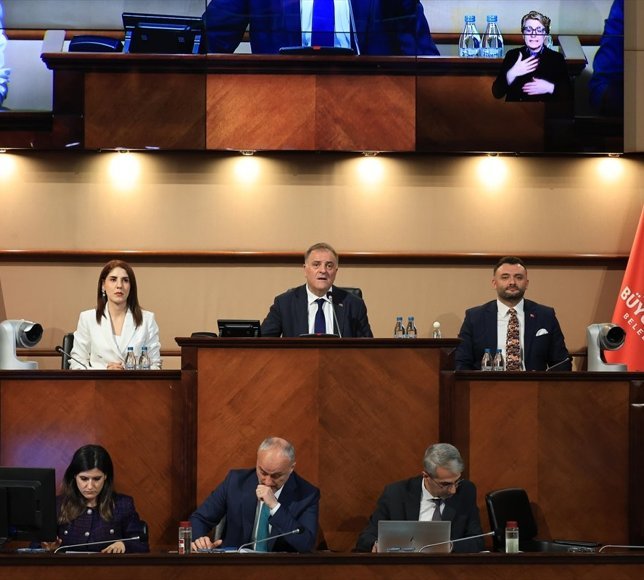 İBB Meclisi'nde katip üye seçiminde mühürsüz pusula tartışması