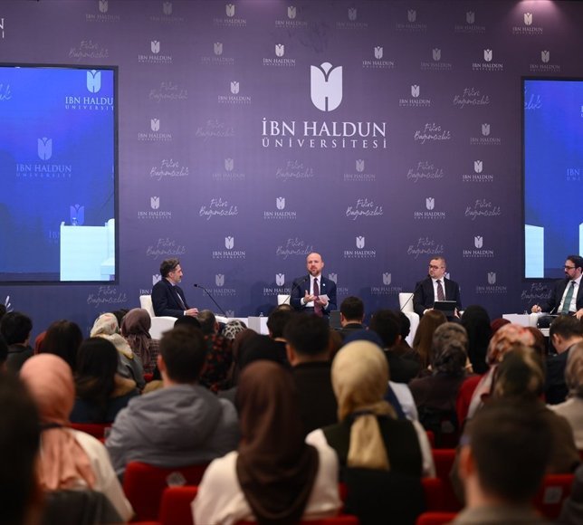 İbn Haldun Akademi kapsamında 'Disiplinlerarası Perspektiften Türkiye Markası' paneli düzenlendi