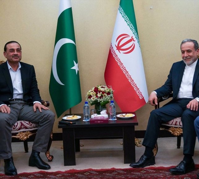 İran Dışişleri Bakanı Erakçi ile Pakistan Genelkurmay Başkanı Munir, Tahran'da görüştü