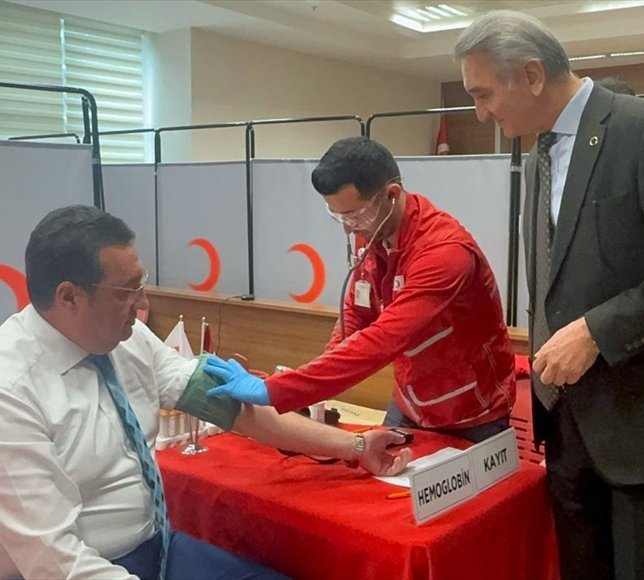 İstanbul Bölge Adliye Mahkemesinde kan bağışında bulunan hakim ve personele plaket