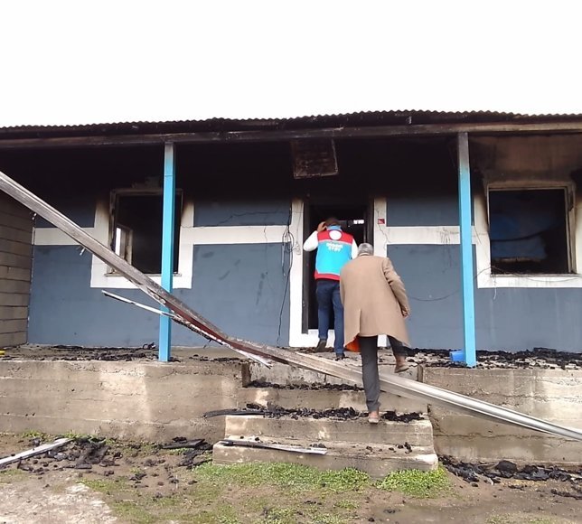 Kars'ta çıkan yangında müstakil ev kullanılamaz hale geldi