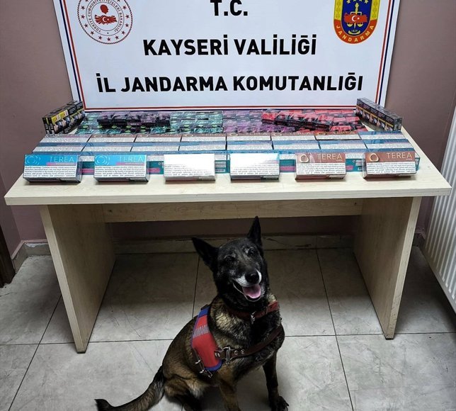 Kayseri'de 158 paket bandrolsüz sigara ile 300 paket elektronik sigara kartuşu ele geçirildi