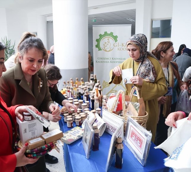 KKTC'de 'Uluslararası Kadın Girişimciliği ve Kooperatif Programı' düzenlendi
