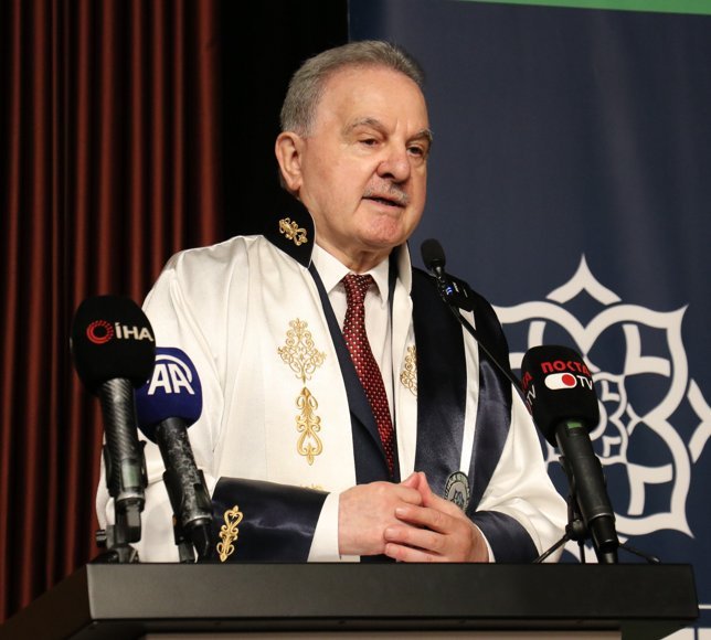 KOSTÜ'den eski Almanya Cumhurbaşkanı Wulff'a fahri doktora