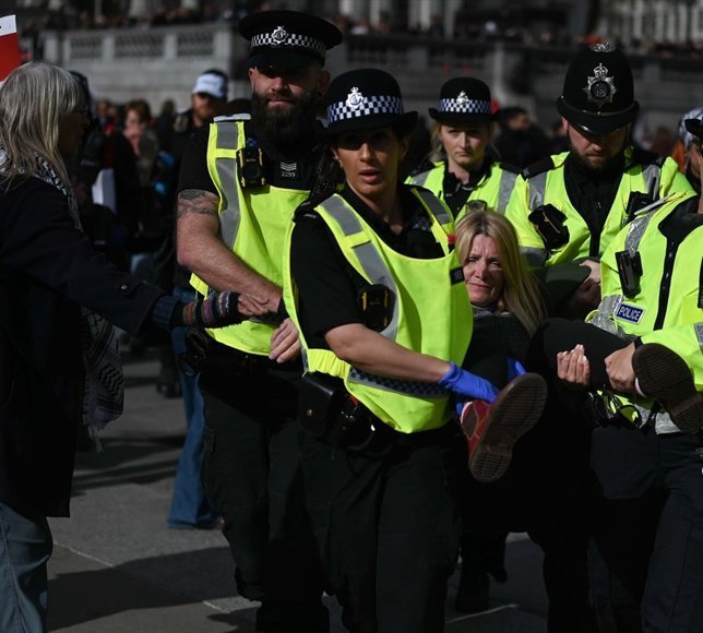 Londra'da 'Palestine Action' grubuna destek eyleminde 92 kişi gözaltına alındı