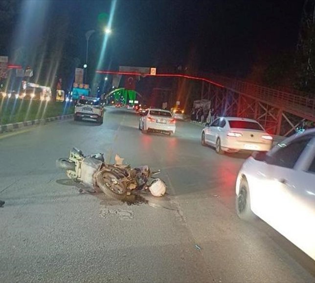 Manisa'da iki motosikletin çarpıştığı kazada izinli polis memuru hayatını kaybetti