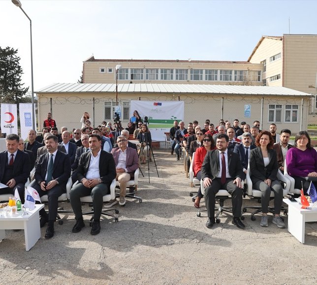 Mardin'de damızlık koyun-keçi ile arı yetiştiricileri birliklerine ekipman desteği verildi