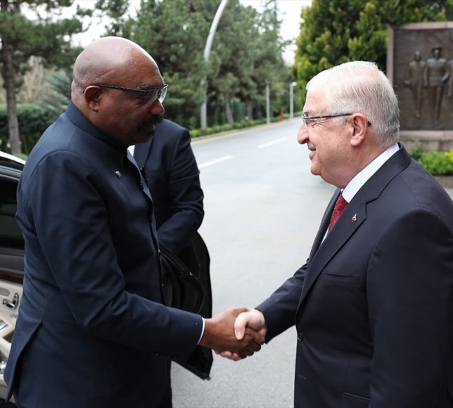 Milli Savunma Bakanı Güler, Zambiyalı mevkidaşı Lufuma ile bir araya geldi