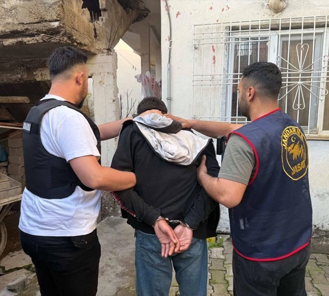 MİT'ten siber suç şebekesine yönelik operasyon