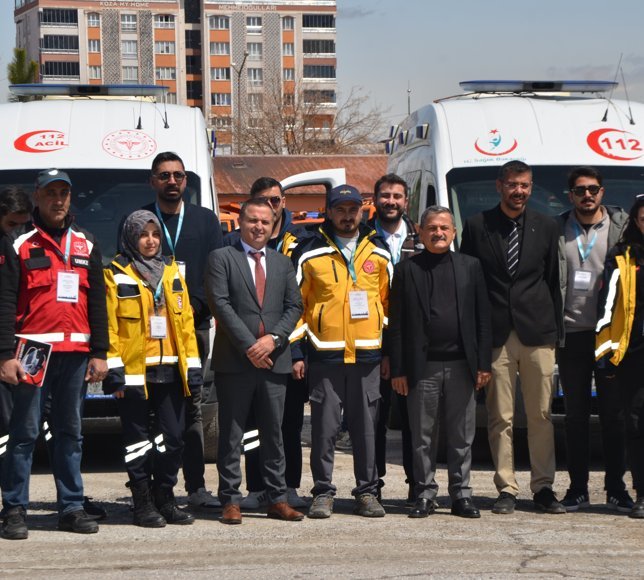 Muş'ta 3 ilin ambulans şoförlerine güvenli sürüş eğitimi veriliyor
