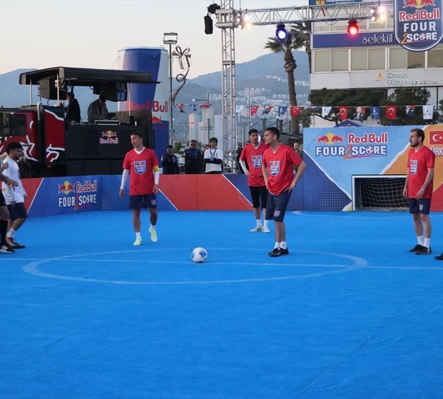 Red Bull Four 2 Score Sokak Futbolu Turnuvası'nın Türkiye Finali İzmir'de Yapıldı
