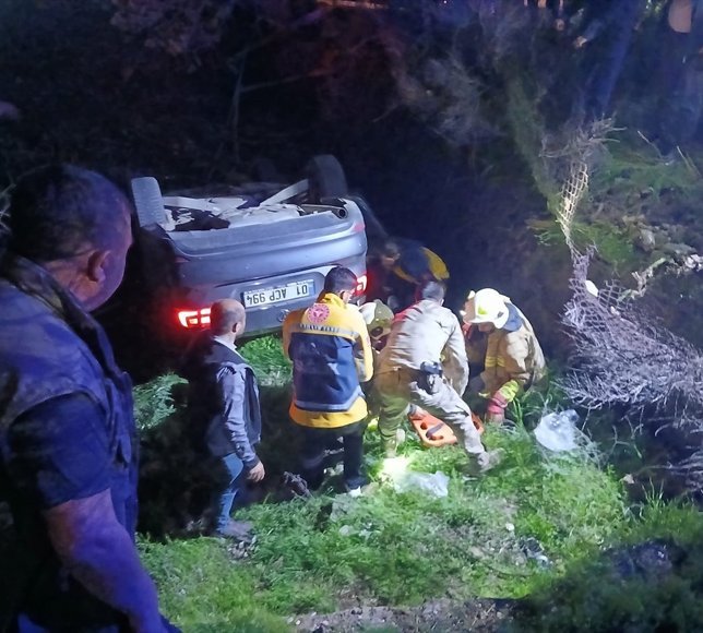 Şırnak'ta şarampole devrilen araçtaki 4 kişi yaralandı