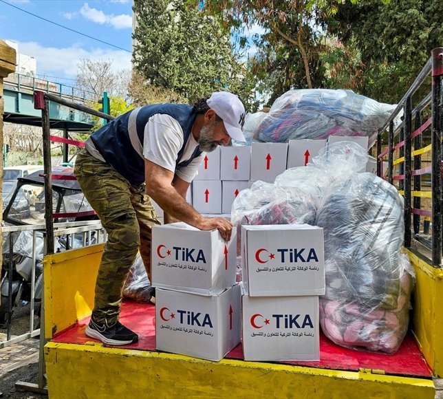 TİKA'dan, Lübnan'da İsrail saldırıları nedeniyle yerinden edilen ailelere insani yardım