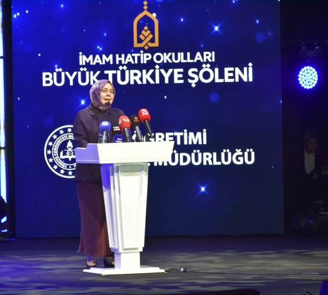 İmam Hatip Okulları Büyük Türkiye Şöleni Konya'da başladı