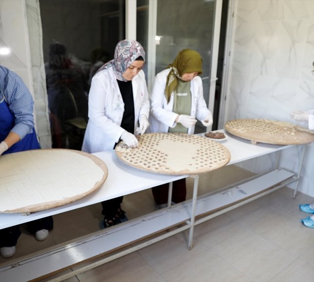 Samsun'da kapanmanın eşiğindeki kadın kooperatifi Yakakent mantısıyla yurt dışına açıldı