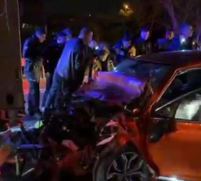 Tekirdağ'da tıra arkadan çarpan otomobildeki 2 kişi yaralandı