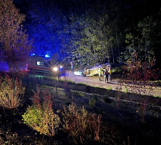 Tokat'ta şarampole devrilen otomobildeki 4 kişi yaralandı